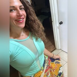 Meet your Posher, Sharon